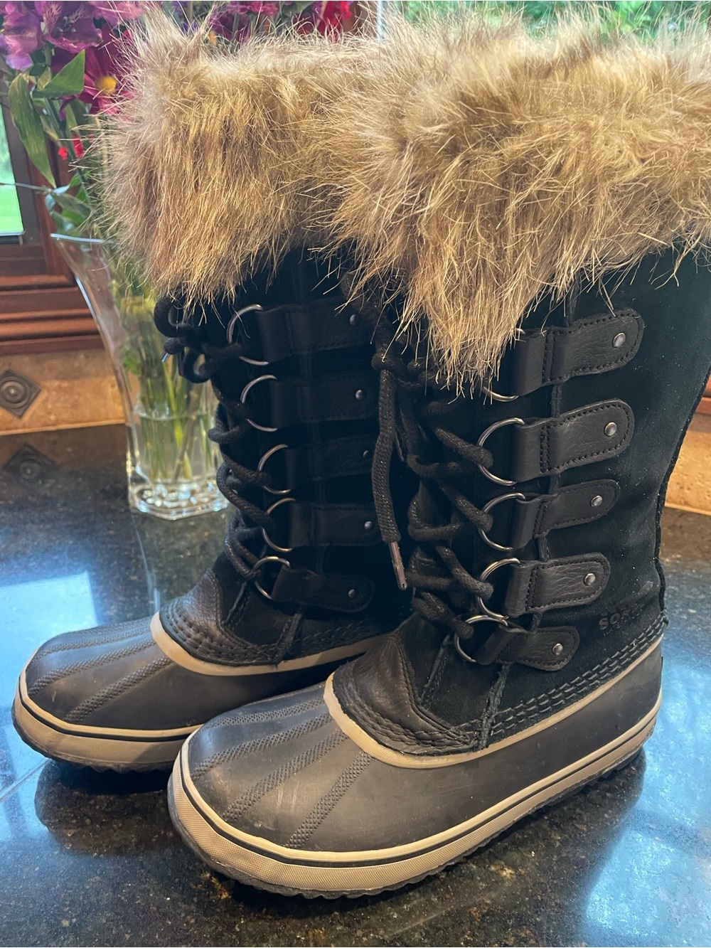 Sorel Women's Black Winter Lace-Up Fur-Trim Snow Boots